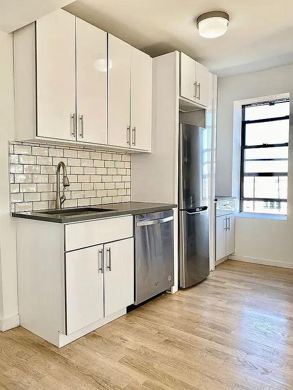 Foto del edificio - 3 bedroom in BROOKLYN NY 11226