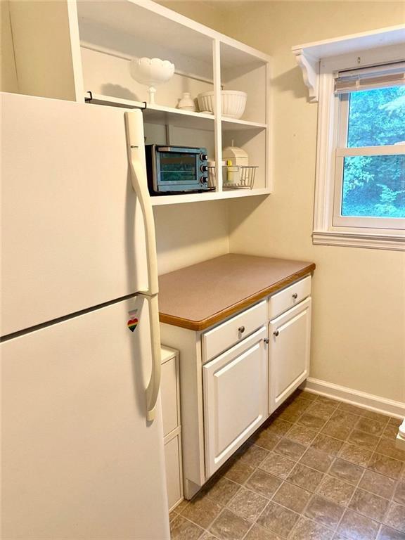 Foto del edificio - 487 Lakeshore Dr NE