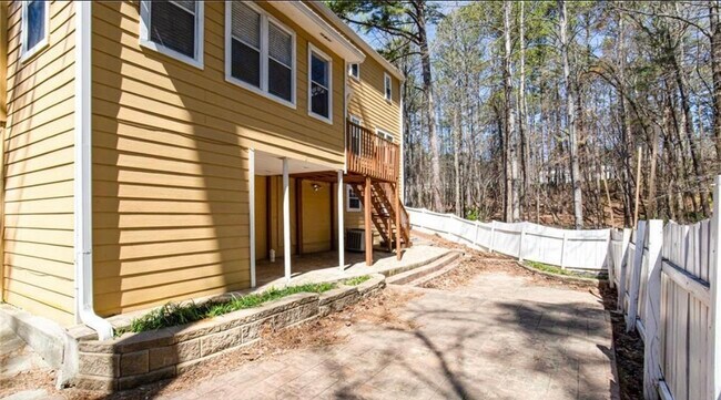 Foto del edificio - 330 Old Preston Ct
