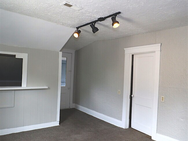 Foto del edificio - 457 E 143rd St
