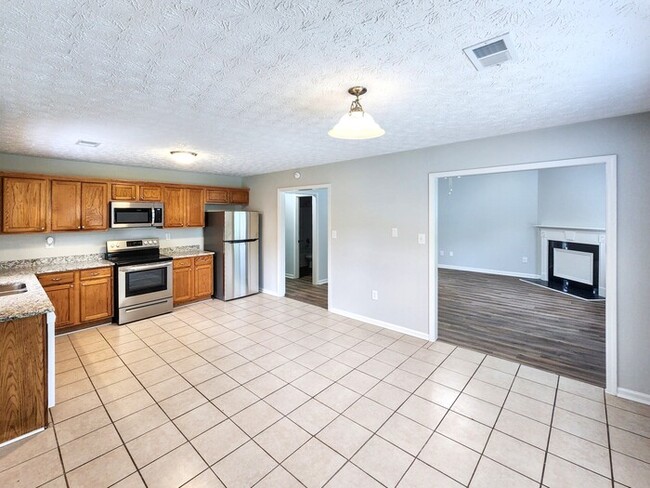 Building Photo - 1617 Brook Ln