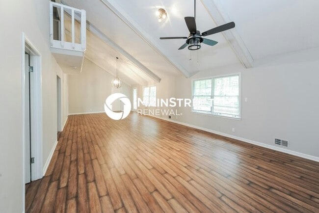 Building Photo - 4 Bedroom Pet-Friendly Home in Lilburn, GA with Main Street Renewal