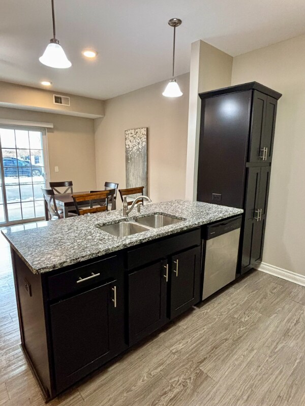 Foto del edificio - 2493 Sweet Home Rd