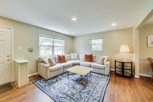 Foto del edificio - Fantastic 4 Bed + 2 FB with excellent outdoor space