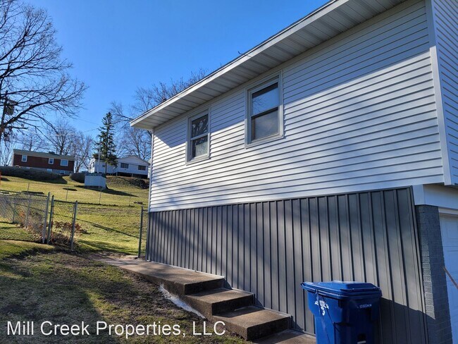 Building Photo - 3 br, 2 bath House - 1101 Briar Cliff Ln