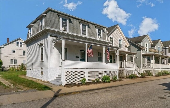 Building Photo - 15 1/2 Bayview Ave