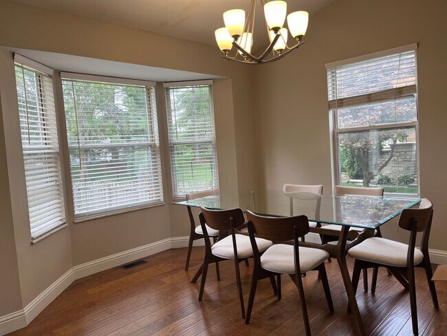 Foto del edificio - Stunning 3 Bed 3 Bath Ranch In Chesterfiel...
