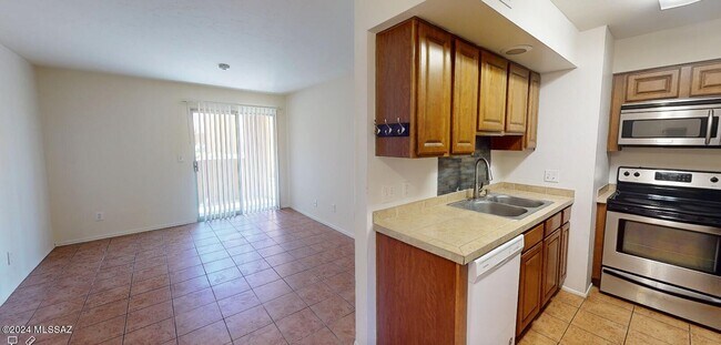 Foto del edificio - 1810 E Blacklidge Dr