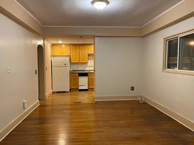 Primary Photo - 120 Belmont St