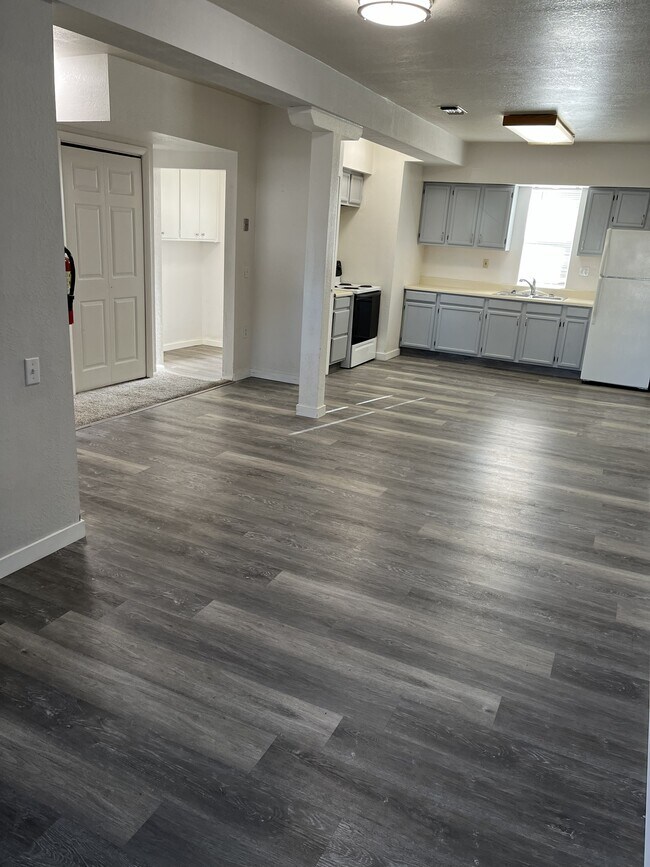 Foto del edificio - 109 N Kimball Ave