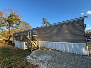 Building Photo - 3582 Gordon Dr