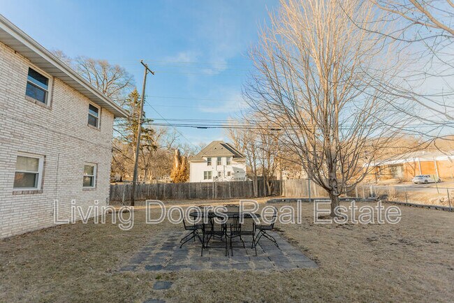 Foto del edificio - 402 W Eldora Ave