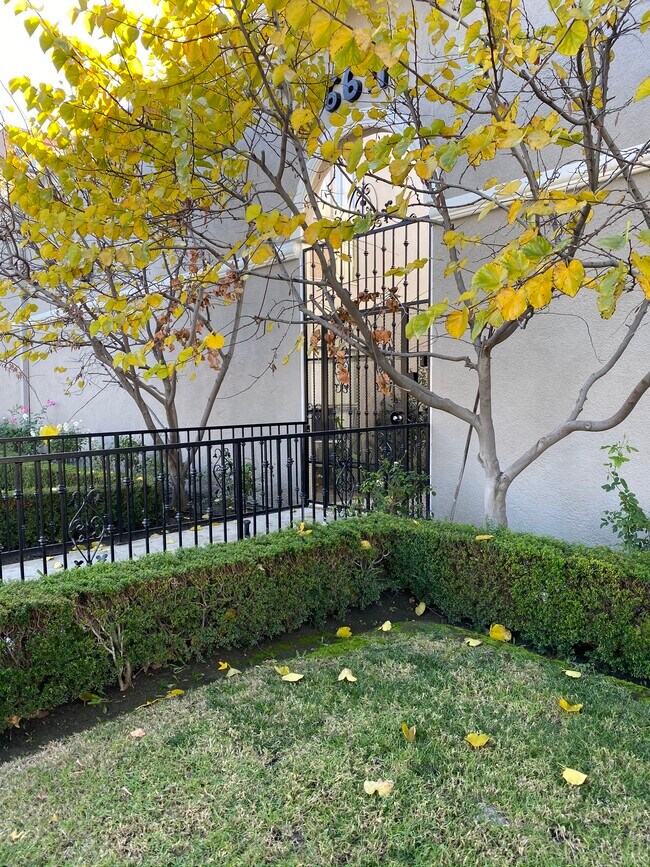 Building entrance - 6611 Woodley Ave