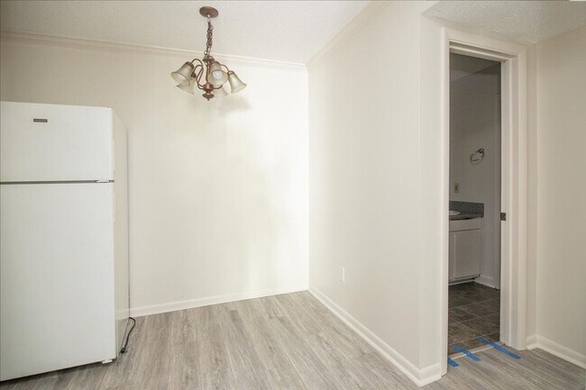 Foto del edificio - Newly Updated 1/1 Condo 1 Mile From Downtown Decatur!