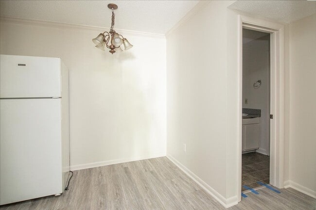 Building Photo - Newly Updated 1/1 Condo 1 Mile From Downtown Decatur!