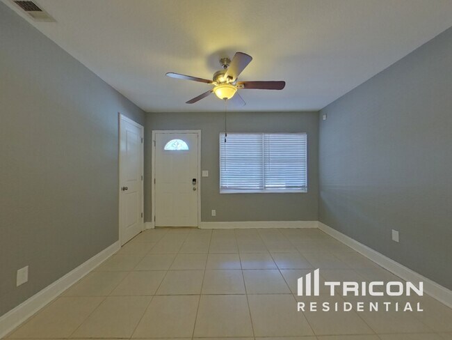 Foto del edificio - 131 E Virginia Ln