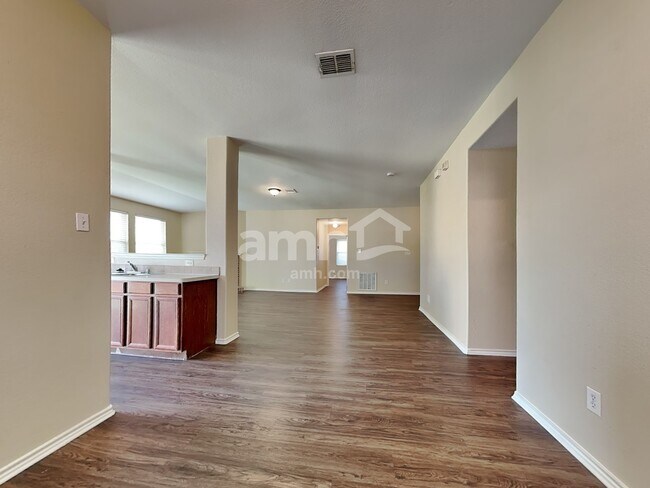 Foto del edificio - 106 Robin Ln