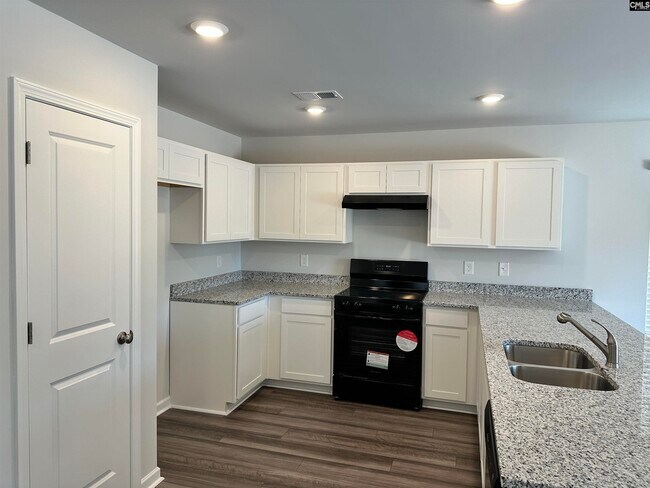 Building Photo - 332 Hardwicke Rd