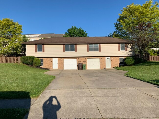 Outside - 576 Stone Creek Dr
