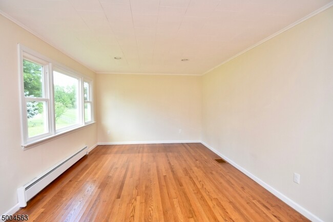 Building Photo - 5528 Berkshire Valley Rd
