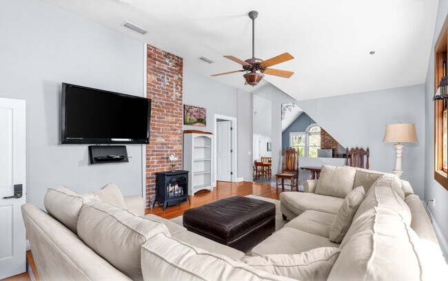 Foto del edificio - 221 SE 7th St