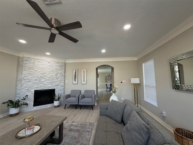 Building Photo - 6222 Skyline Dr