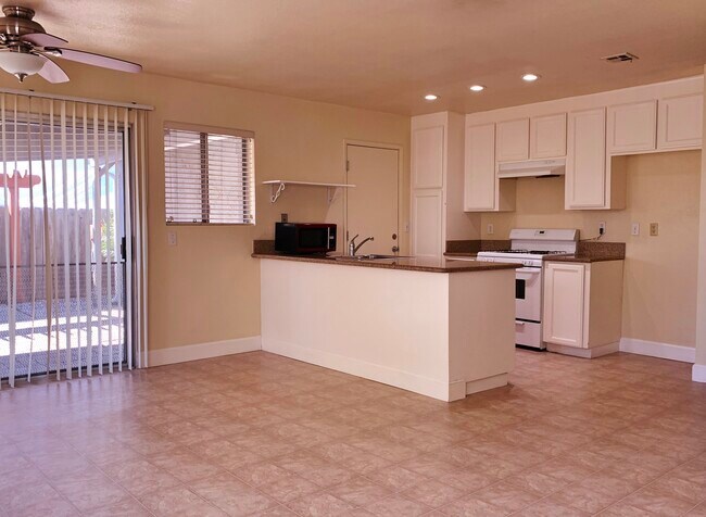 Building Photo - 1480 Mesa Ct