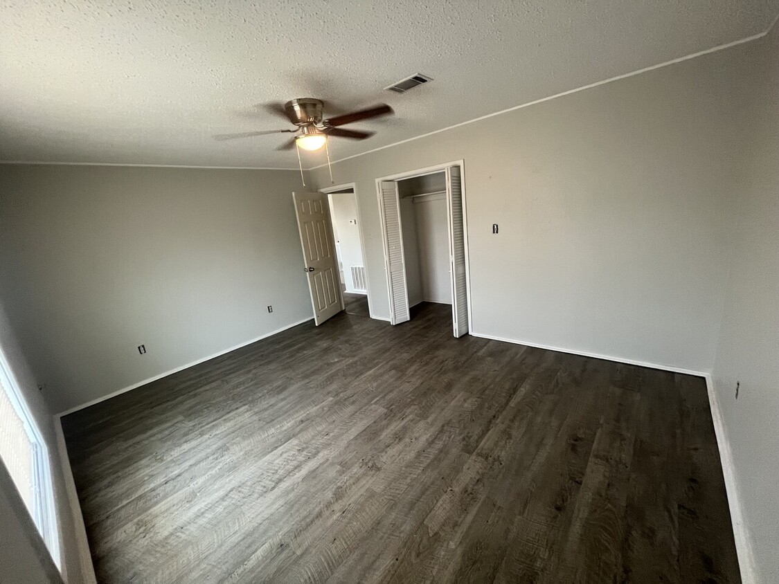 Building Photo - Louisiana 135