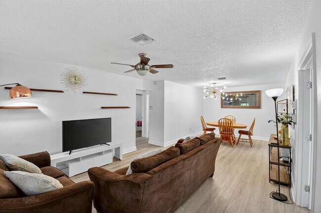 Foto del edificio - 554 NW 46th St