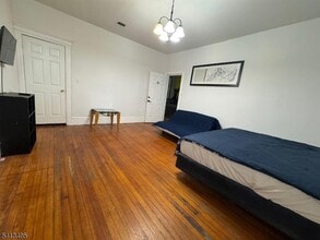 Building Photo - 209 Mt Prospect Ave