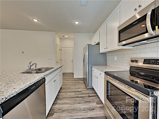 Foto del edificio - 13021 Joclaire Ct