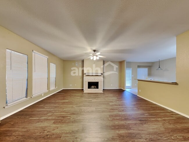 Building Photo - 8608 Rainy Lake Dr