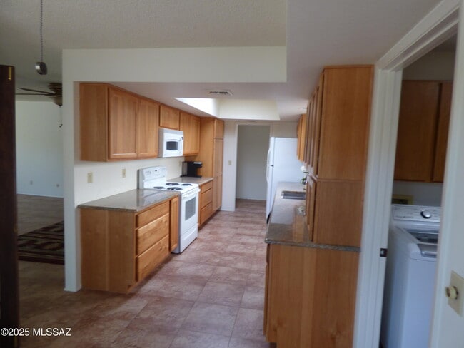 Building Photo - 5110 N Placita Del Lazo