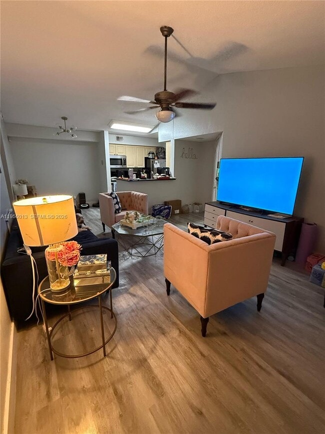 Foto del edificio - 2736 S University Dr