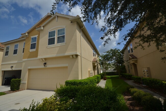 Building Photo - Gorgeous 3/2.5 Townhome in East Orlando ~ ...