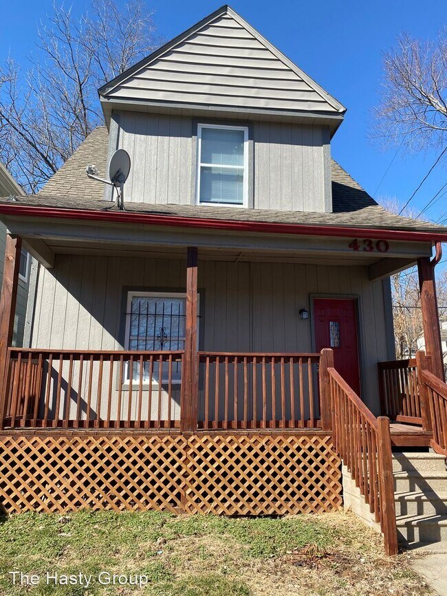 Building Photo - 3 br, 1 bath House - 430 Monroe Ave
