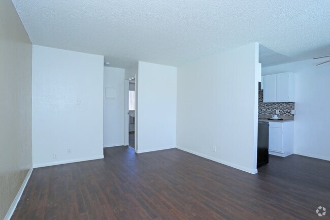 1HAB, 1BA - 511 ft² - Sala de estar - Apartments in the Heart of Las Vegas