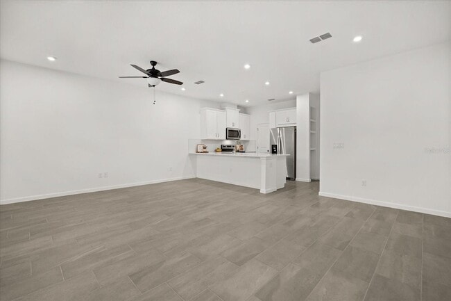 Building Photo - 9871 Walkway Dr