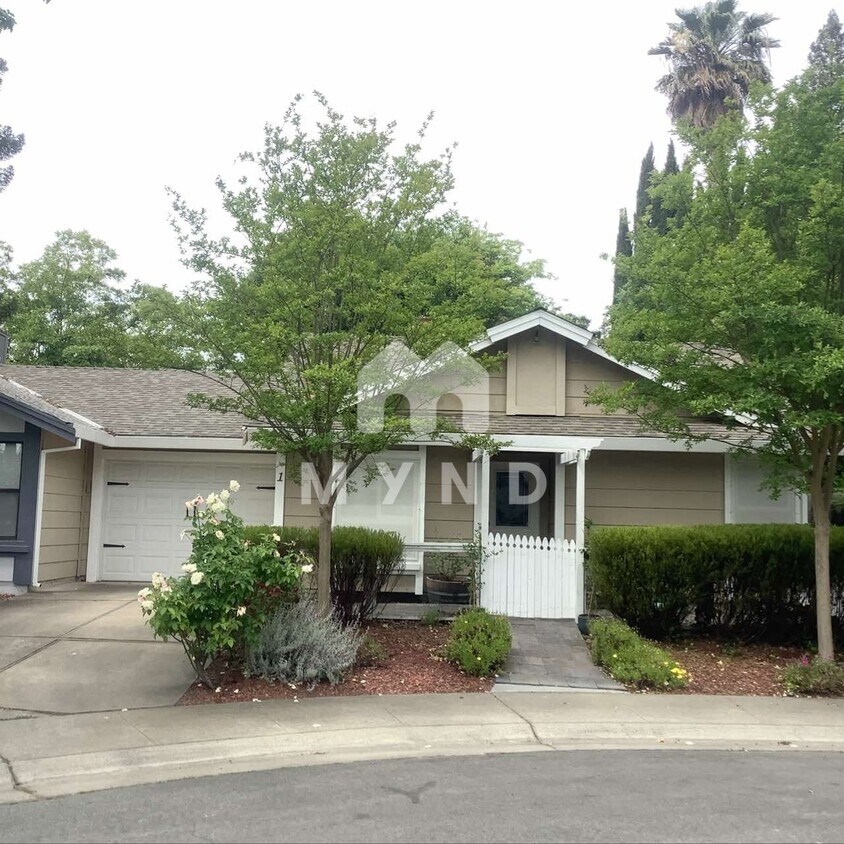 Primary Photo - 1 De Sart Ct