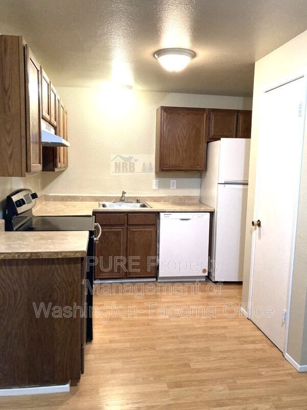 1812 I St NE Unit C, Auburn, WA 98002 Condo for Rent in Auburn, WA
