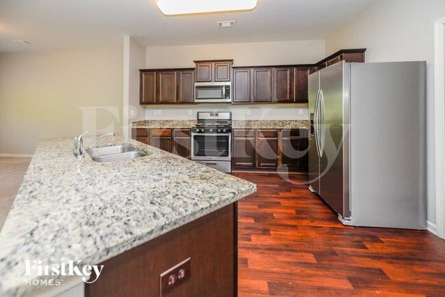Foto del edificio - 530 Sunrise Ln