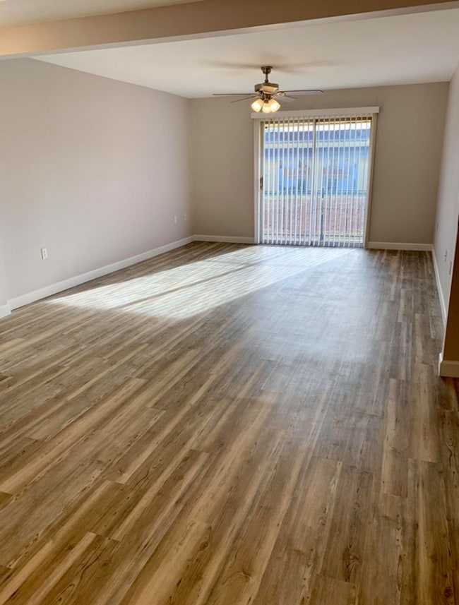 Building Photo - Stoneview Homes
