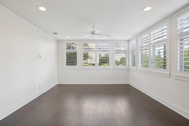 Building Photo - 908 Nueces St