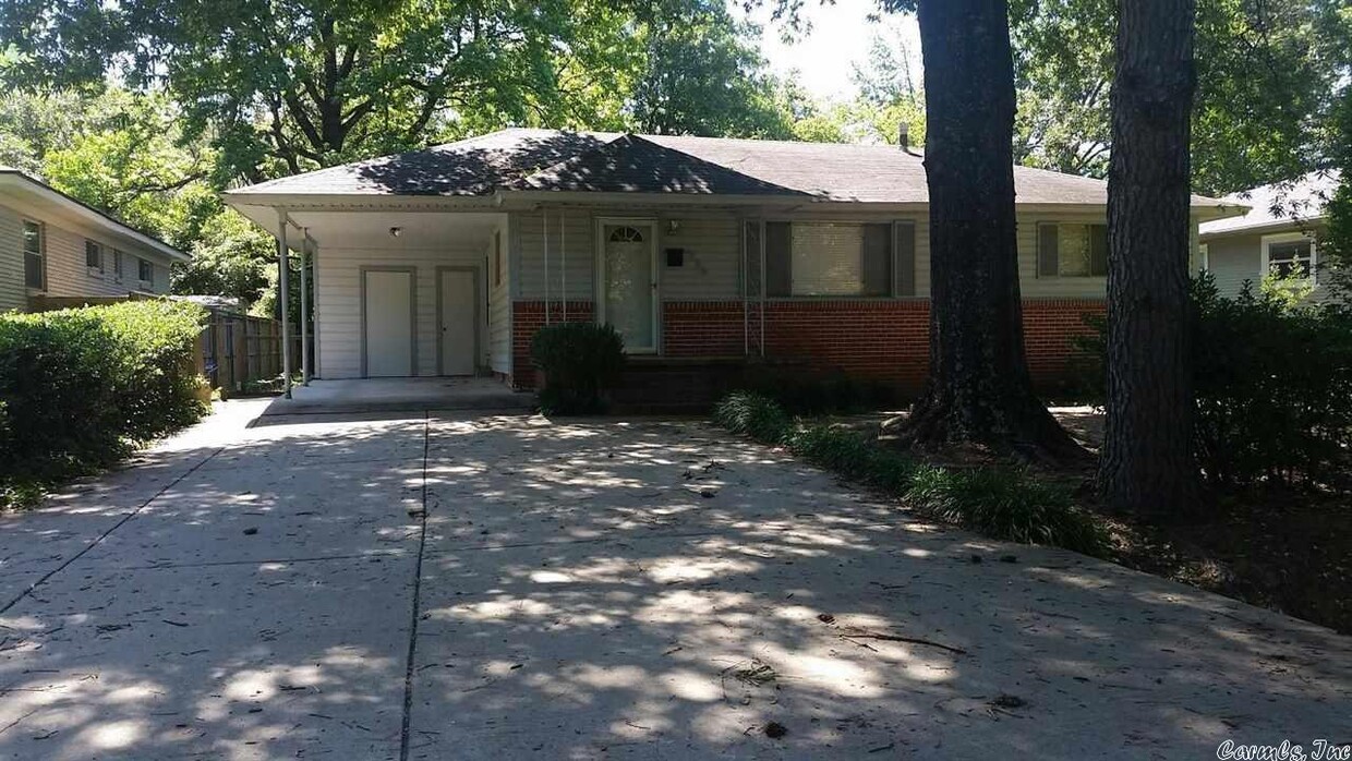 Primary Photo - 714 N Buchanan St