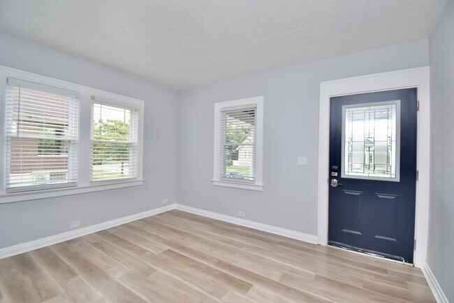 Foto del edificio - 1701 Sundale Ave