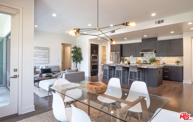 Foto del edificio - 12658 Sandhill Ln