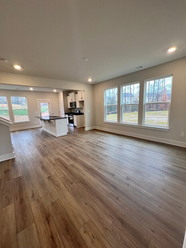 Vista de la sala de estar - 1397 Maplesmith Way