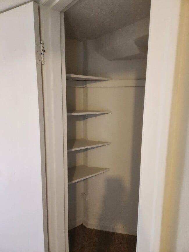 Foto del edificio - Lower Level Apartment