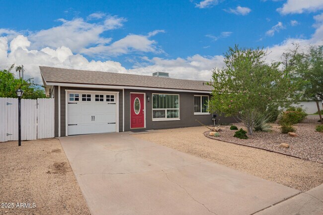 Building Photo - 501 E El Camino Dr