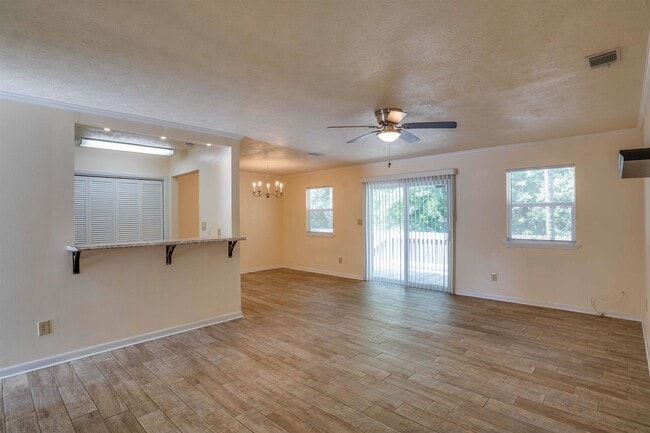 Building Photo - 266 S Villas Ct